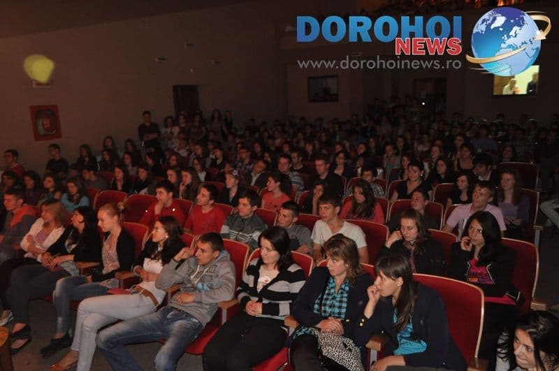 Spectacol de teatru la Sala Teatrului Dorohoi_35