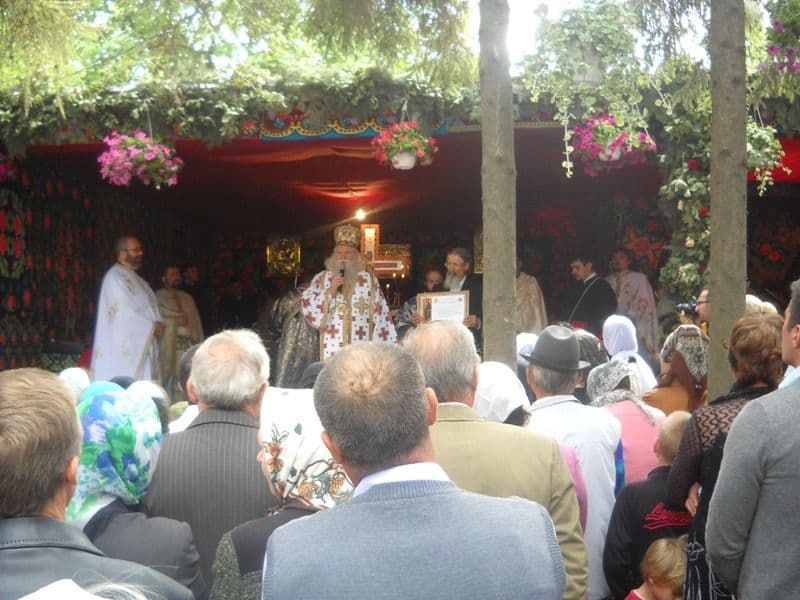 Comanesti-biserica (2)