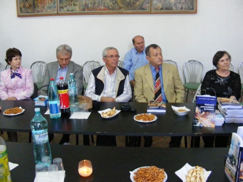 familia Mandachi lansare de carte la Dorohoi (9)