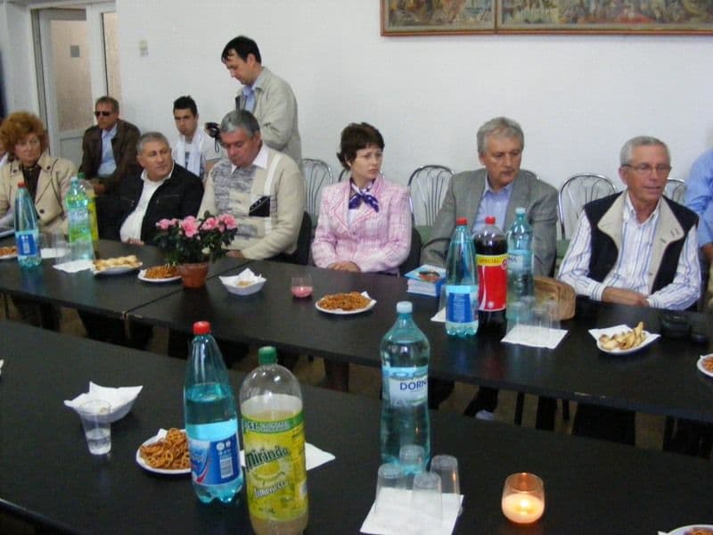 familia Mandachi lansare de carte la Dorohoi (10)