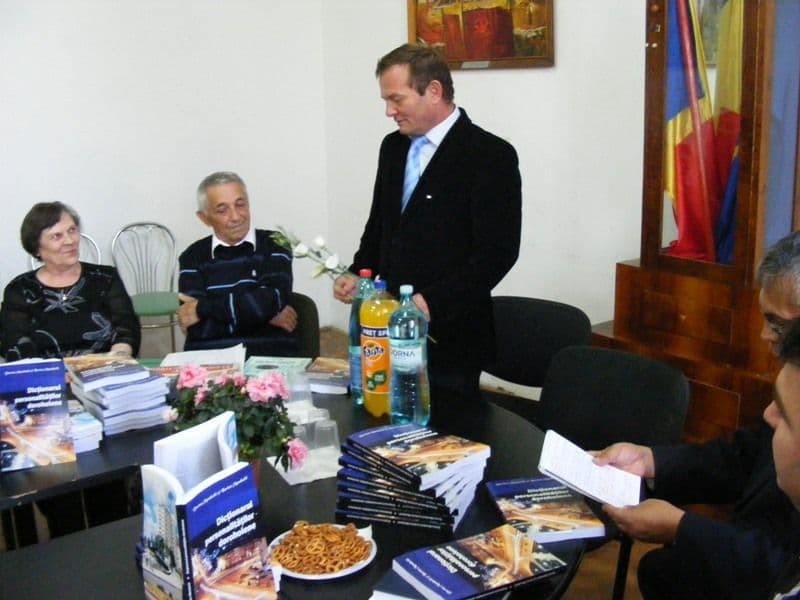 familia Mandachi lansare de carte la Dorohoi (12)