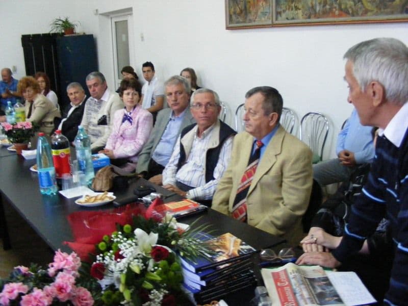 familia Mandachi lansare de carte la Dorohoi (16)