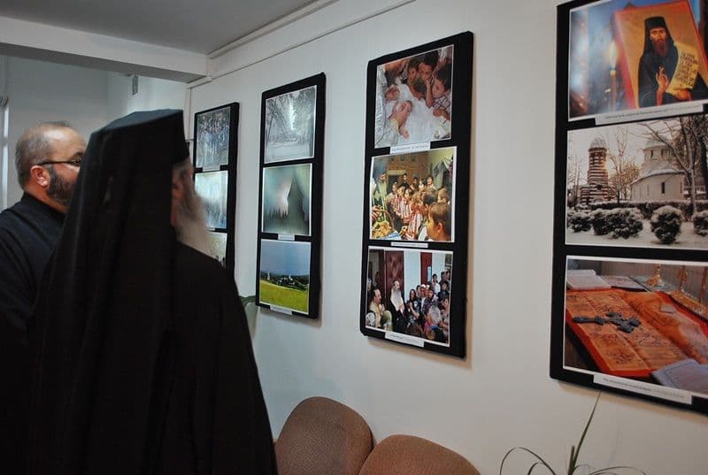 Vizita IPS Teofan la expozitia de la Seminar_05