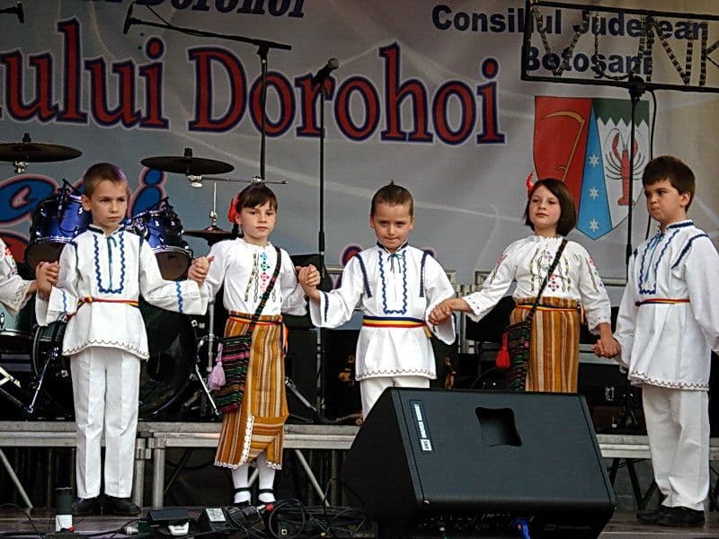 Ansamblul Firicelul 15