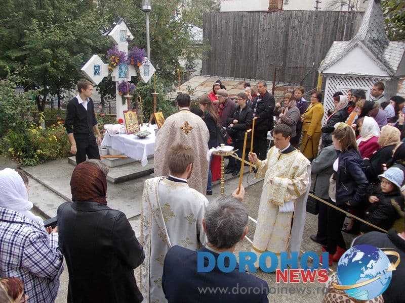Credinciosi la hramul Bisericii Sf. Cuv. Paracheva din Dorohoi_08