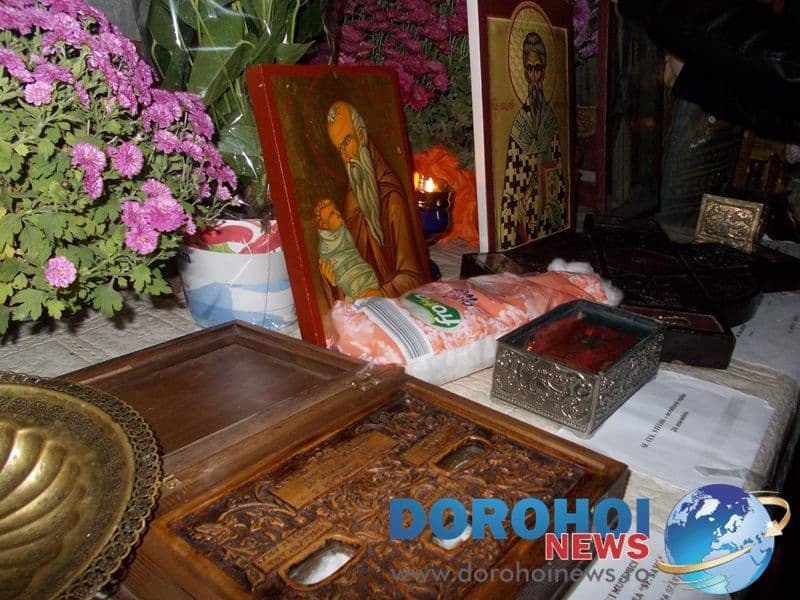 Credinciosi la hramul Bisericii Sf. Cuv. Paracheva din Dorohoi_12