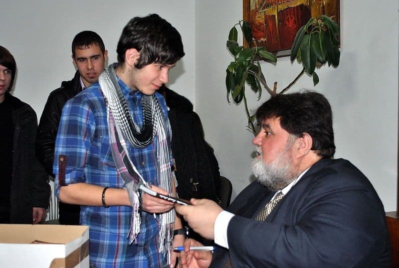 Dorohoi Lansare de carte Bara Abdulbaki (12)