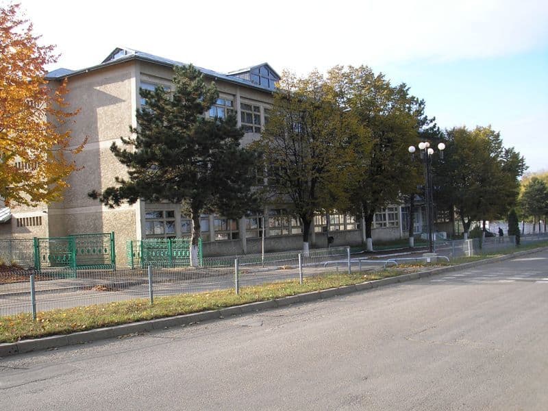 Liceul Regina Maria-localul nou de pe Bdul Victoriei, din 1978-2012
