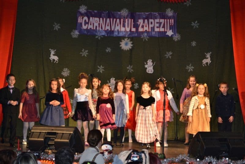 Carnavalul zapezii Dorohoi 2012_03