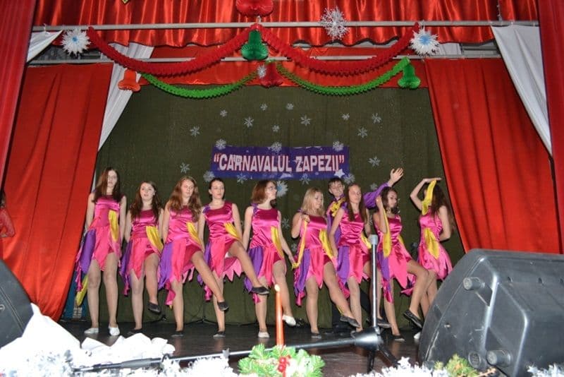 Carnavalul zapezii Dorohoi 2012_08