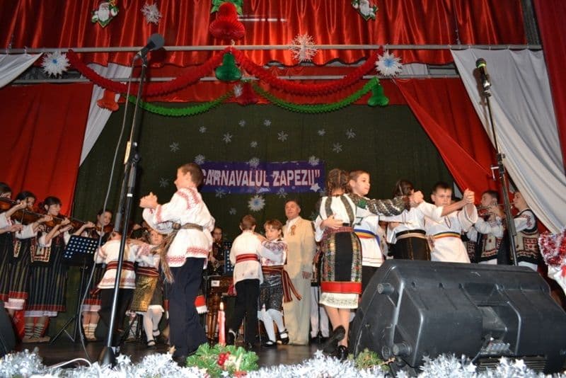 Carnavalul zapezii Dorohoi 2012_10