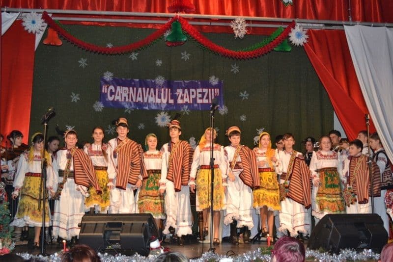 Carnavalul zapezii Dorohoi 2012_12