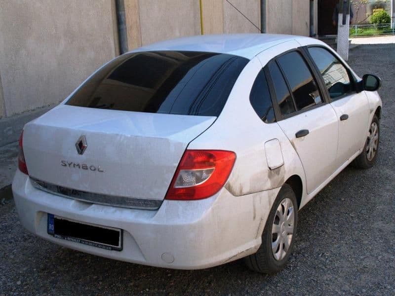 Autoturisme captusite cu mii de tigarete de contrabanda