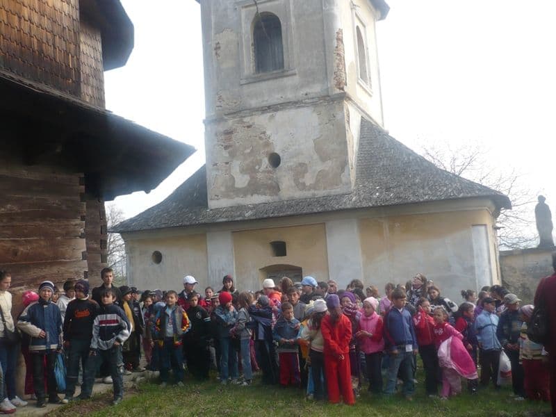Călători în spaţiul sacralităţii (3)