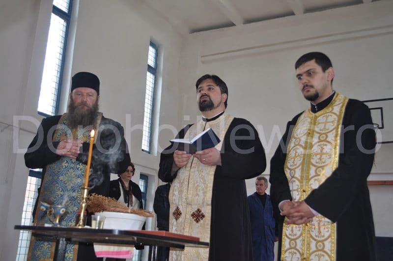 Inaugurare si sfintire sala de sport_CN Grigore Ghica_01