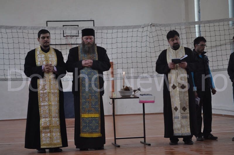 Inaugurare si sfintire sala de sport_CN Grigore Ghica_06