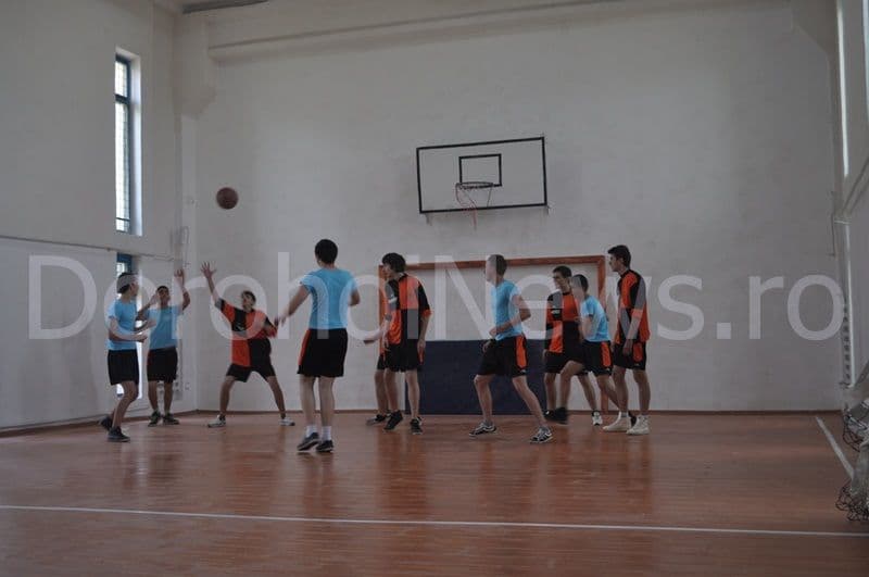 Inaugurare si sfintire sala de sport_CN Grigore Ghica_14