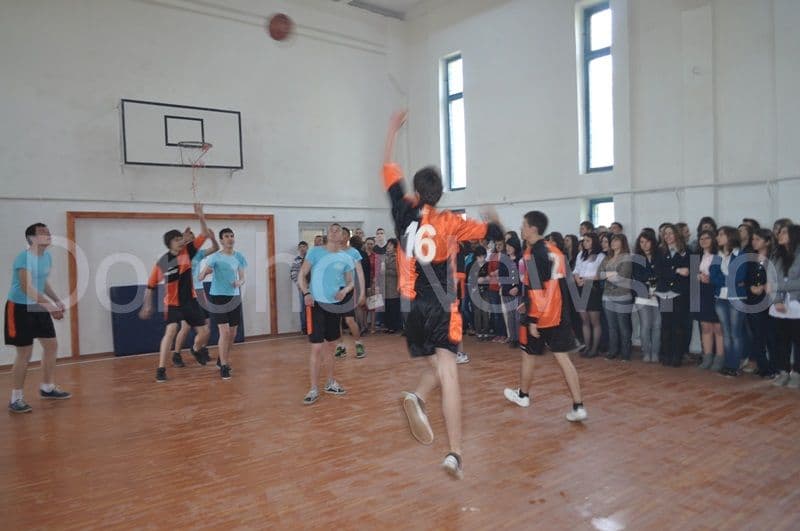 Inaugurare si sfintire sala de sport_CN Grigore Ghica_15