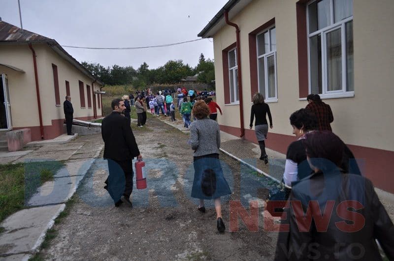 Simulare de incendiu la Scoala nr.4 si Gradinita nr.7_03