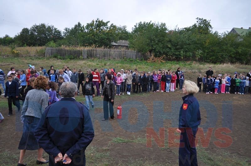 Simulare de incendiu la Scoala nr.4 si Gradinita nr.7_11