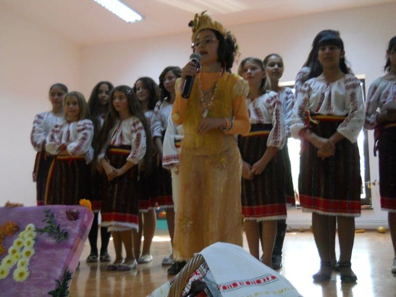 Sarbatoarea Toamnei_Scoala Cristinesti_12