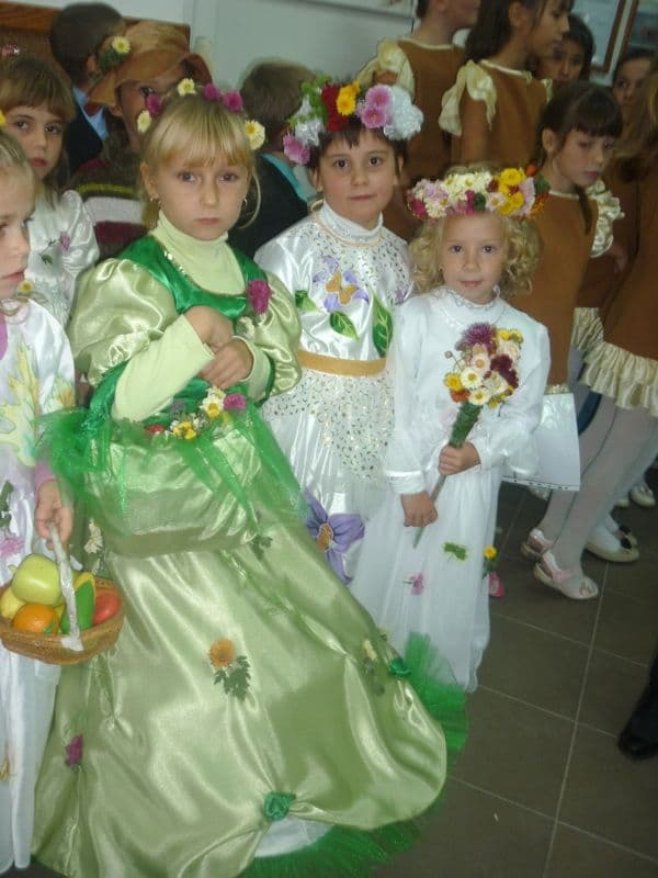 Dumbravita - Scoala Gimnaziala Mihail Sadoveanu - Zana Toamna (2)