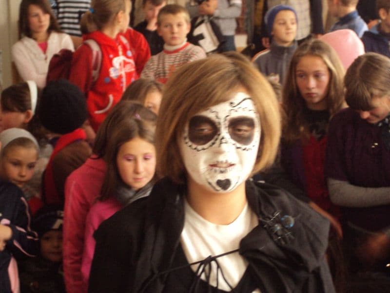 Halloween la Şcoala Dimitrie Pompeiu Broscăuţi (5)