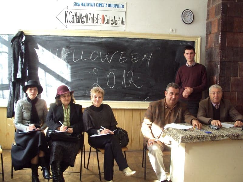 Halloween la Şcoala Dimitrie Pompeiu Broscăuţi (6)