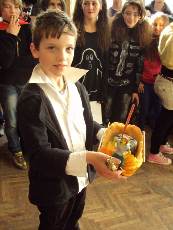 Halloween la Şcoala Dimitrie Pompeiu Broscăuţi (7)