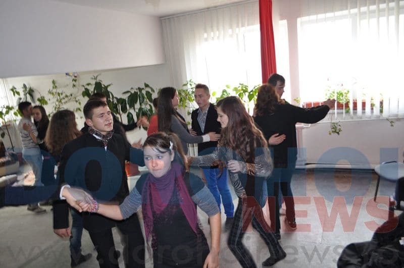 Repetitii Balul Bobocilor_Seminarul Teologic Sf. Ioan Iacob Dorohoi_08