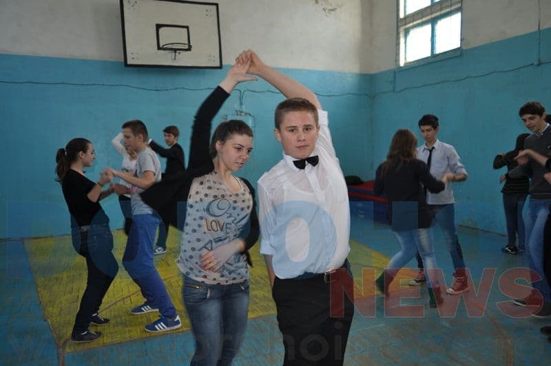 Repetitii Balul Bobocilor_Liceul Regina Maria Dorohoi_02
