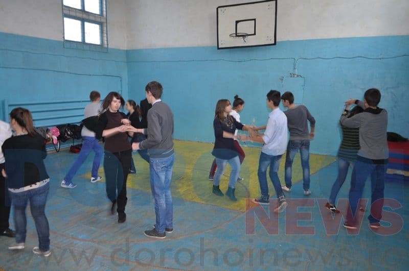 Repetitii Balul Bobocilor_Liceul Regina Maria Dorohoi_04