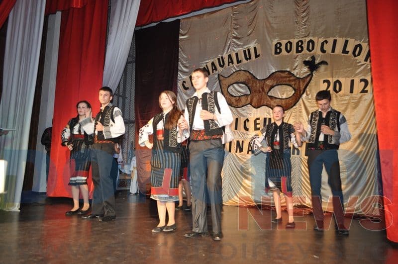 Balul Bobocilor Regina Maria 2012_24