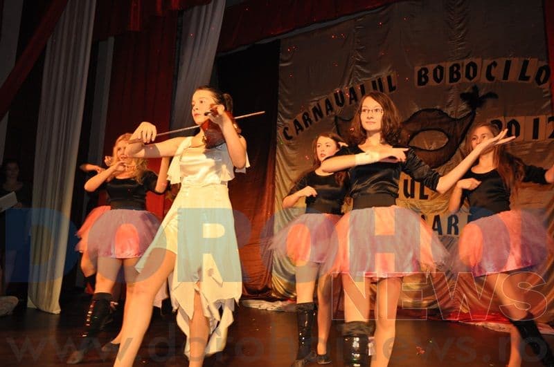 Balul Bobocilor Regina Maria 2012_48