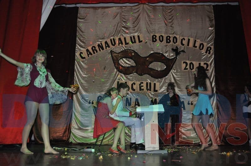 Balul Bobocilor Regina Maria 2012_59