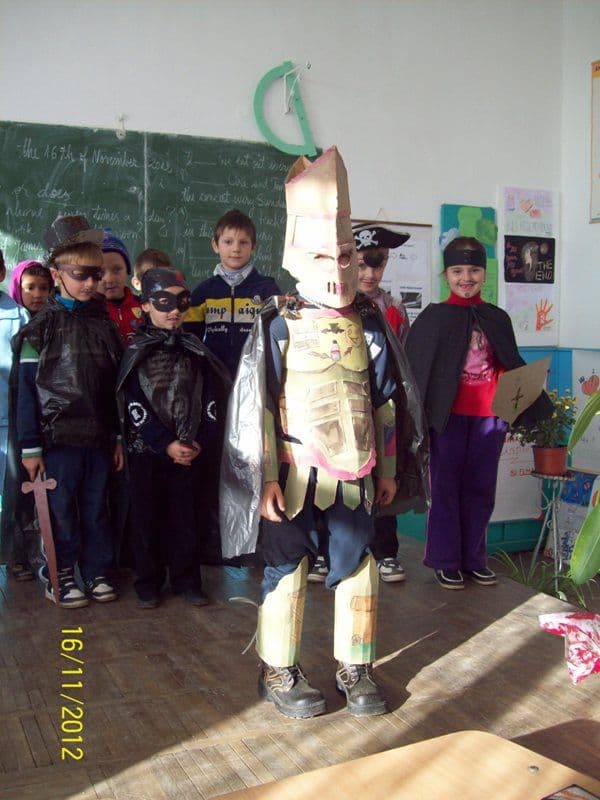 Colectăm, reciclăm, costume realizăm (14)