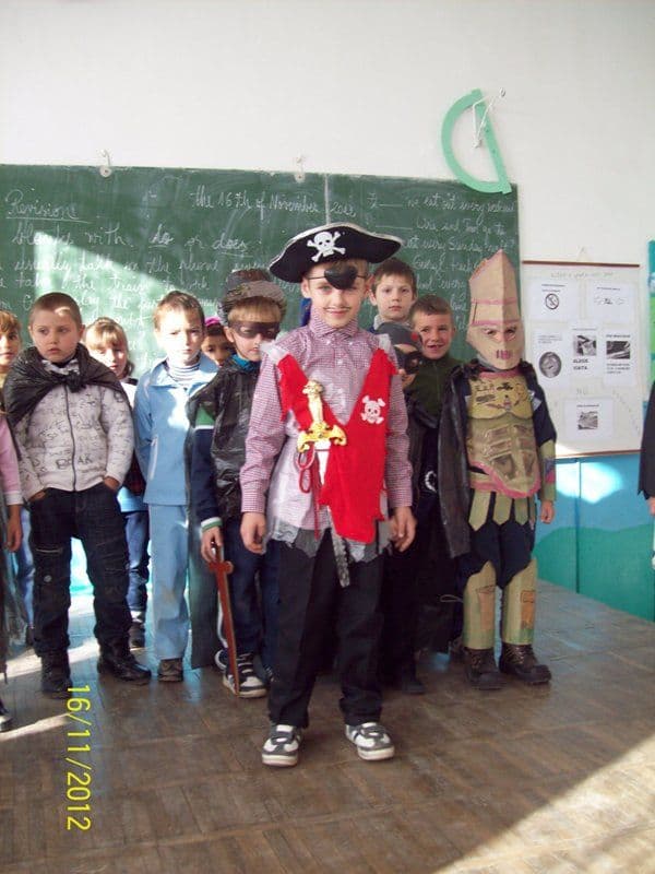 Colectăm, reciclăm, costume realizăm (15)