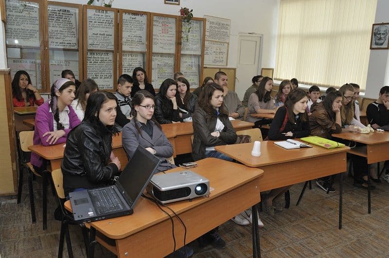 Alaturi de oameni ca noi_03