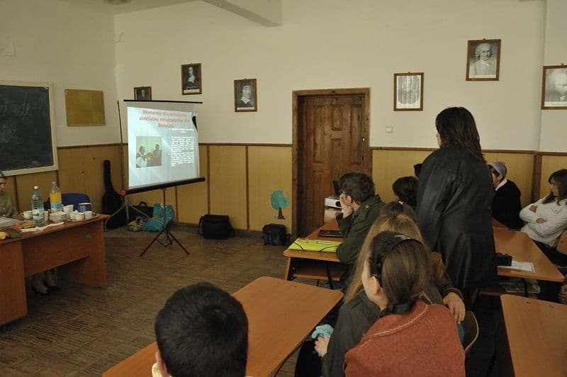 Alaturi de oameni ca noi_04