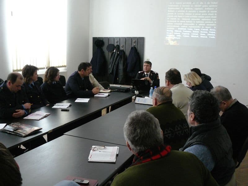 Instruire inspectorii de protectie civila si sefii S.V.S.U. (4)