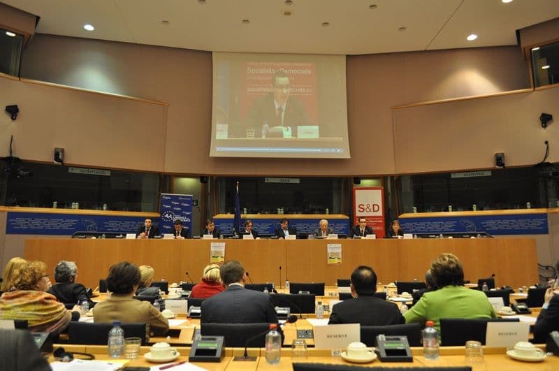 Tineri dorohoieni in vizita la Parlamentul European_03