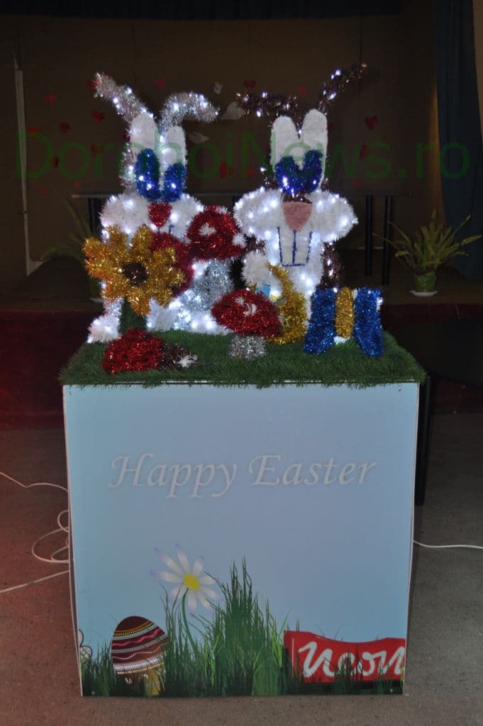 Expozitie ornamente stradale pentru sarpatorile pascale_05