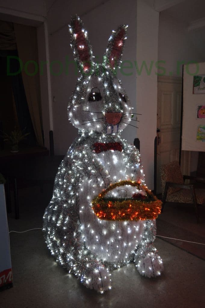 Expozitie ornamente stradale pentru sarpatorile pascale_06