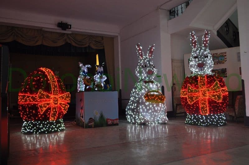 Expozitie ornamente stradale pentru sarpatorile pascale_07