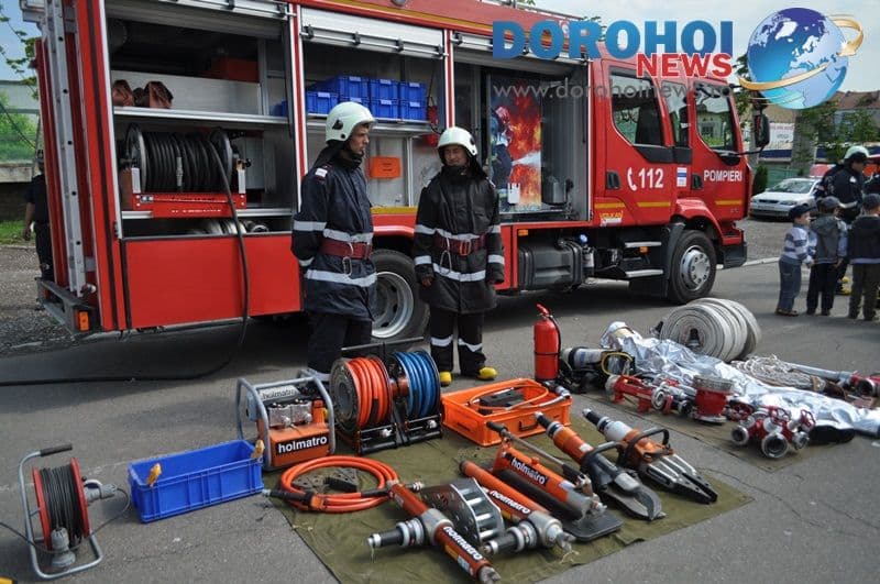 Zilele Copilului Dorohoi - Punct de informare ISU_02