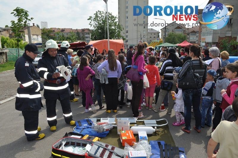 Zilele Copilului Dorohoi - Punct de informare ISU_03
