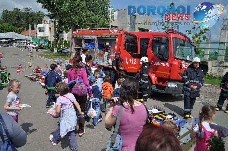 Zilele Copilului Dorohoi - Punct de informare ISU_20