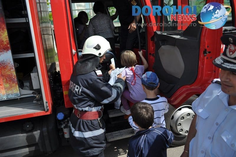 Zilele Copilului Dorohoi - Punct de informare ISU_21