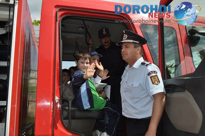 Zilele Copilului Dorohoi - Punct de informare ISU_22