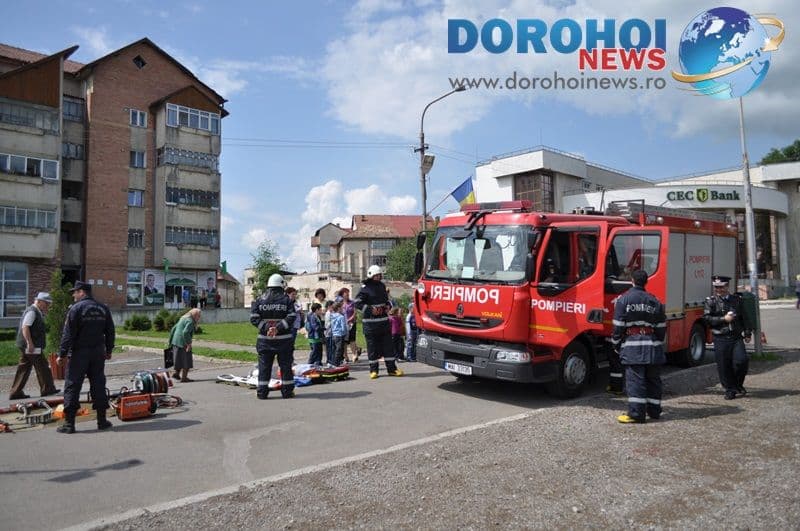 Zilele Copilului Dorohoi - Punct de informare ISU_29